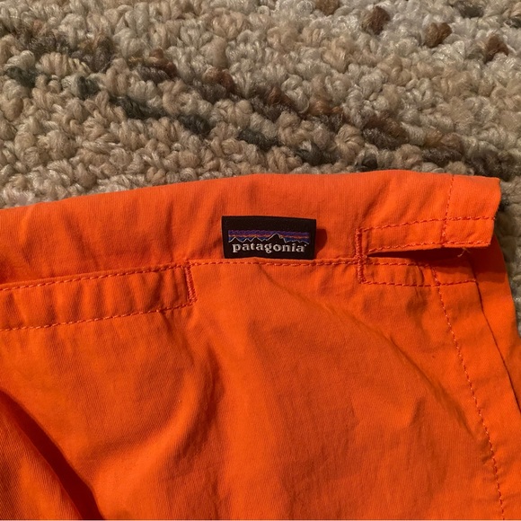 Women’s Patagonia Shorts 2.5 inch inseam - Picture 2 of 5